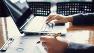 Propiedad Horizontal: Cómo Resolver Problemas Comunes en Comunidades de Propietarios 7 Diseno sin titulo 2024 10 10T234104.809